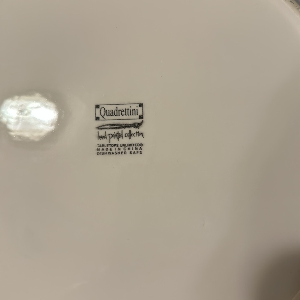 Quadrettini Hand Painted Dinner Plates - set of 3 - Picture 4 of 4